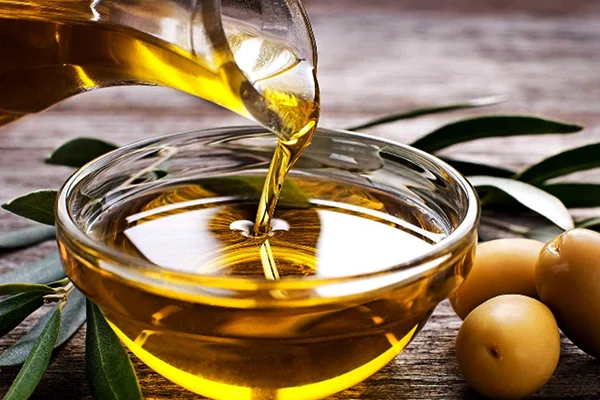 خرید روغن زیتون اصل و توجه به ویژگی‌های آن